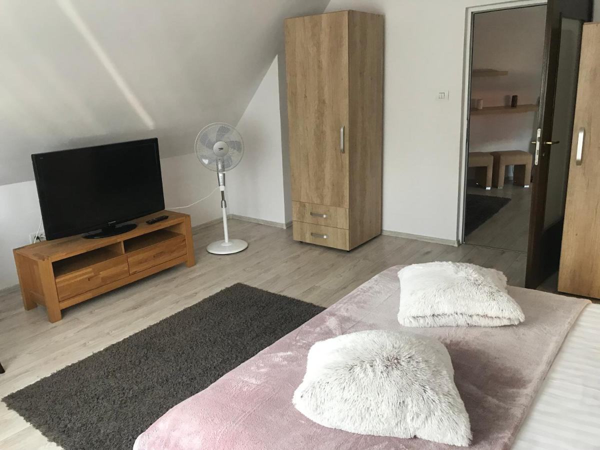 Apartament Modern Braşov Esterno foto