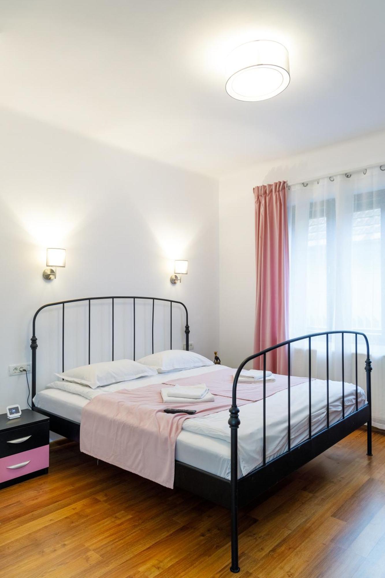 Apartament Modern Braşov Esterno foto