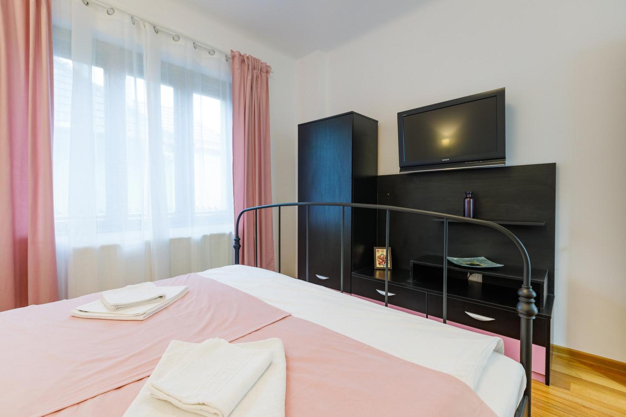 Apartament Modern Braşov Esterno foto