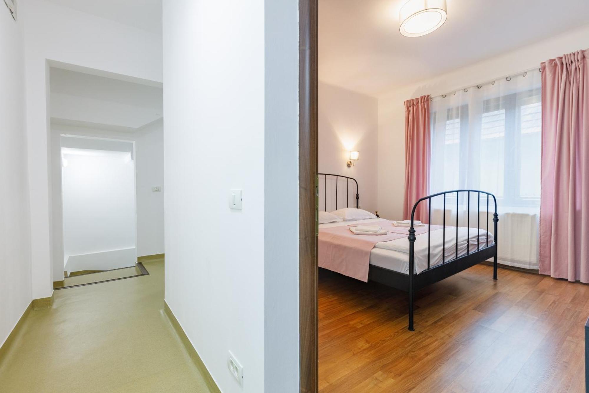 Apartament Modern Braşov Esterno foto