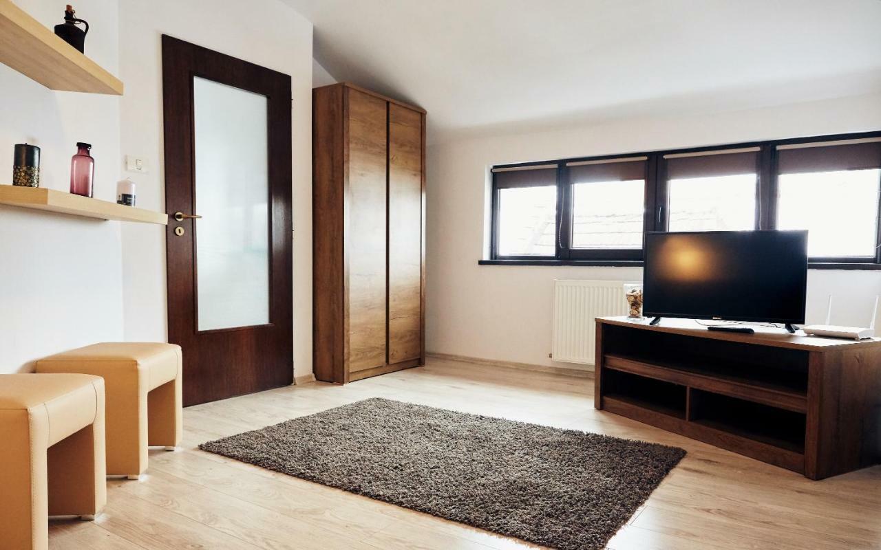 Apartament Modern Braşov Esterno foto