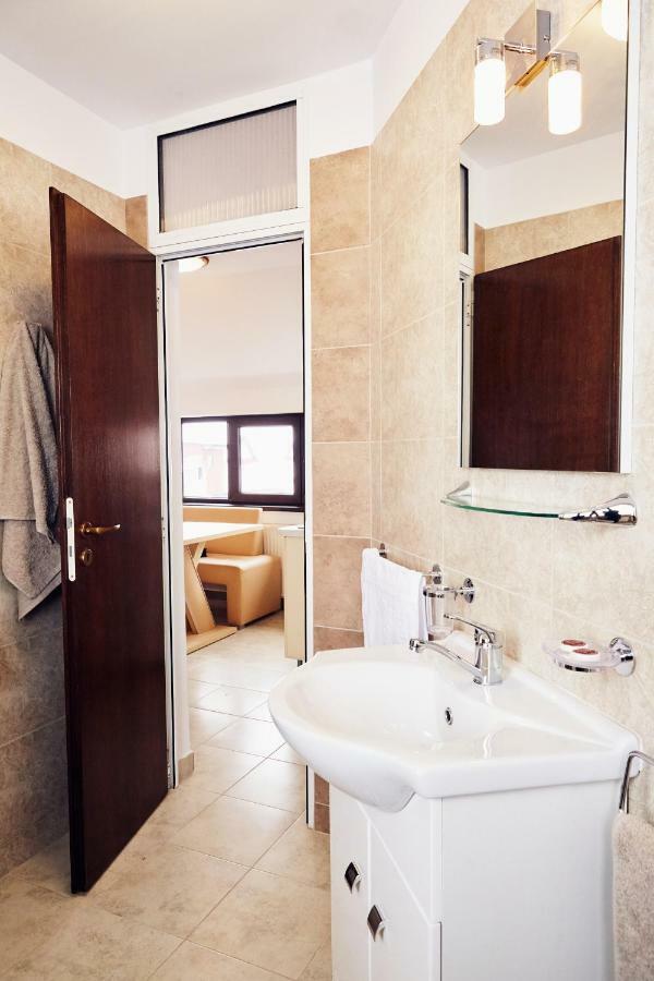 Apartament Modern Braşov Esterno foto